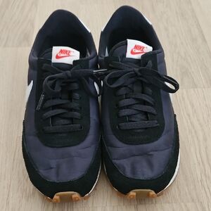 Nike Black and White Women's Sneakers